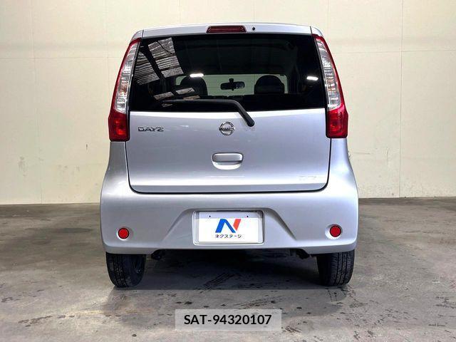 Nissan DAYZ 2014-02 7616119-14