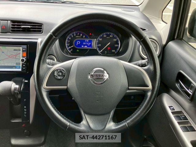 Nissan DAYZ 2013-10 7616123-16
