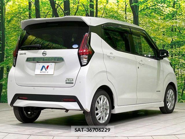 Nissan DAYZ 2021-10 7616075-16
