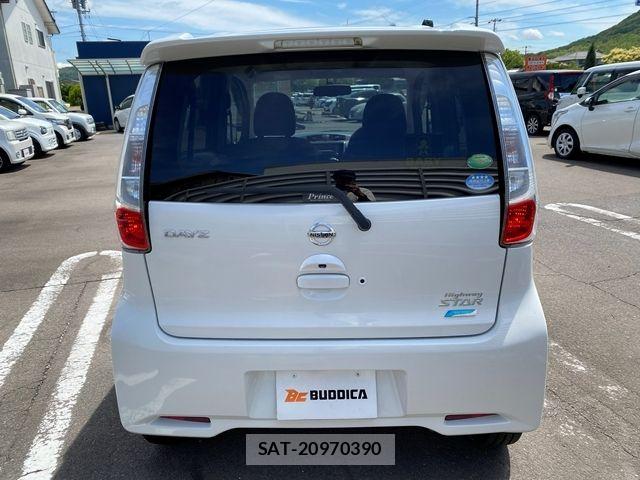 Nissan DAYZ 2014-02 7876083-7