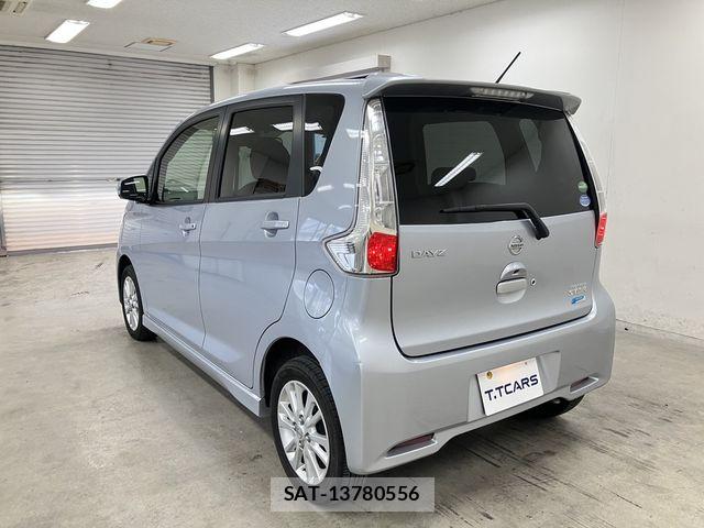 Nissan DAYZ 2015-07 7876076-23
