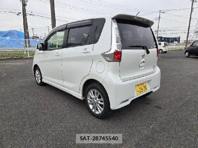 Nissan DAYZ 2015-08 7902503-2