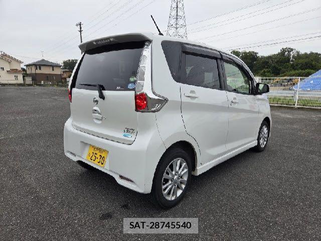 Nissan DAYZ 2015-08 7902503-3