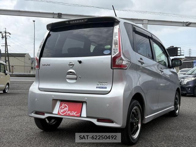 Nissan DAYZ 2018-09 7961158-7