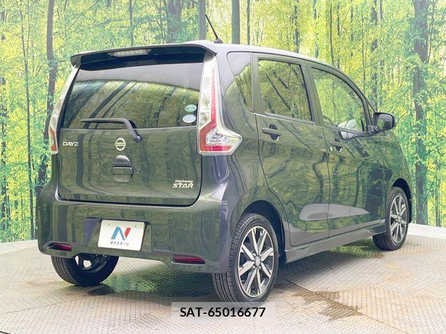 Nissan DAYZ 2015-12 8035221-16