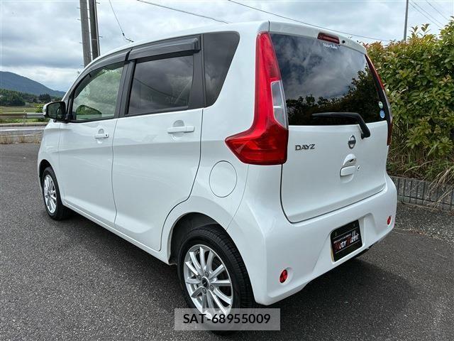 Nissan DAYZ 2017-04 8073527-3