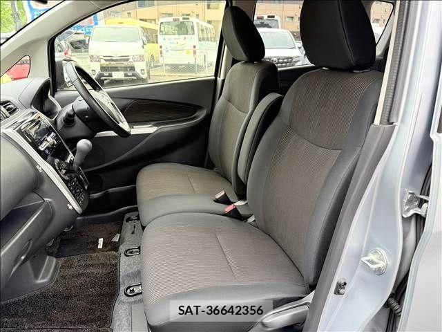Nissan DAYZ 2015-01 8073536-24