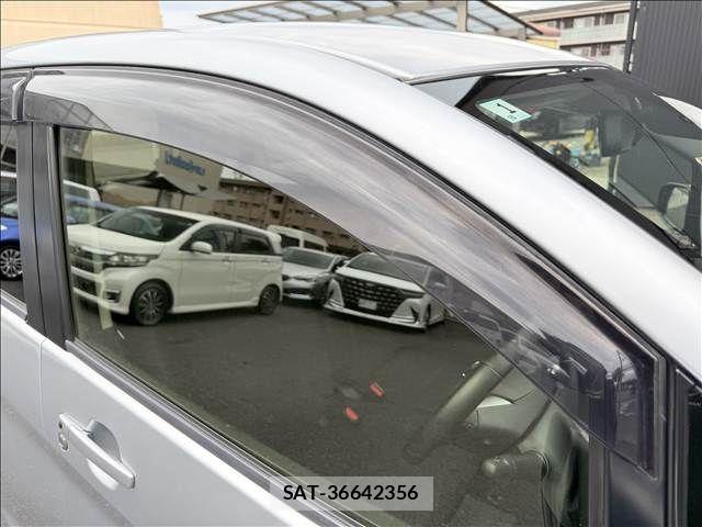 Nissan DAYZ 2015-01 8073536-29