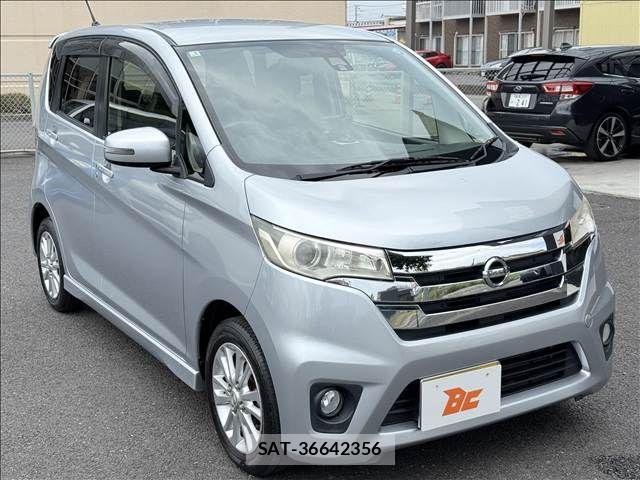 Nissan DAYZ 2015-01 8073536-4