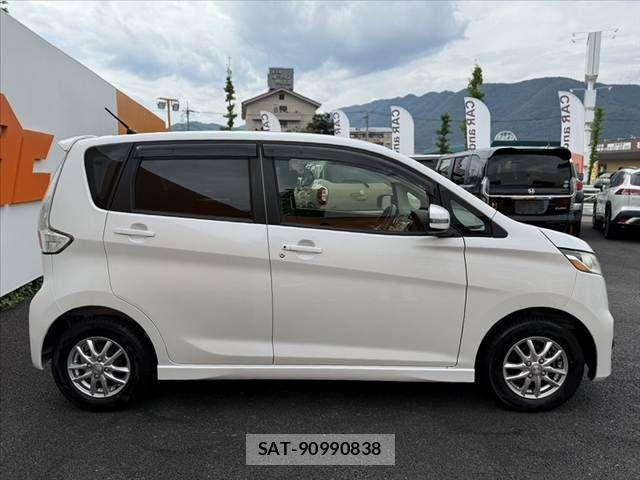 Nissan DAYZ 2013-07 8098828-11