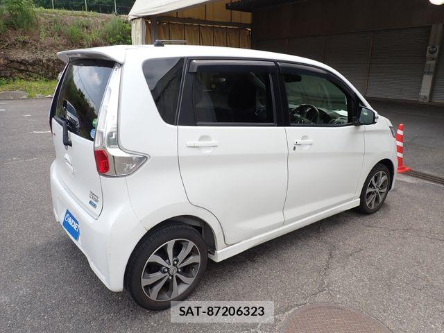 Nissan DAYZ 2015-09 8098807-6