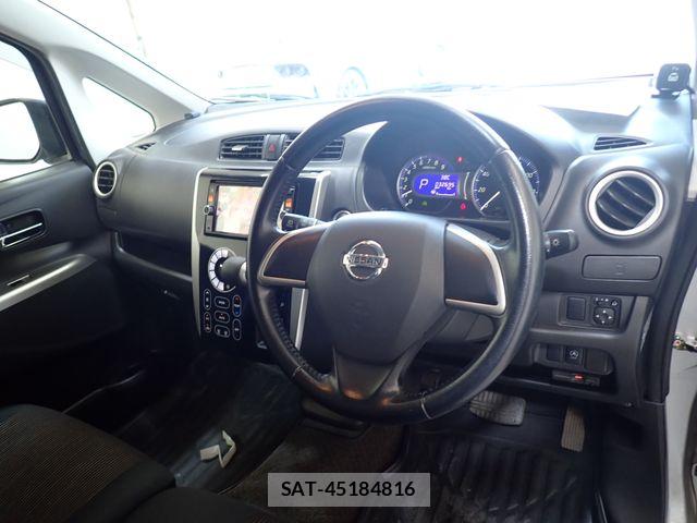 Nissan DAYZ 2013-07 8158272-1