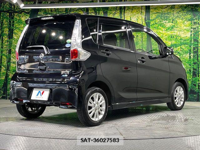 Nissan DAYZ 2013-09 8207226-16