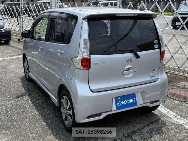 Nissan DAYZ 2013-09 8314143-6