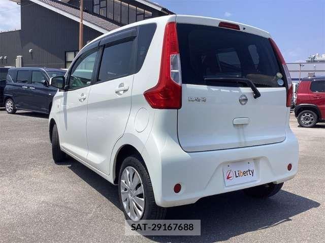 Nissan DAYZ 2017-05 8365504-9