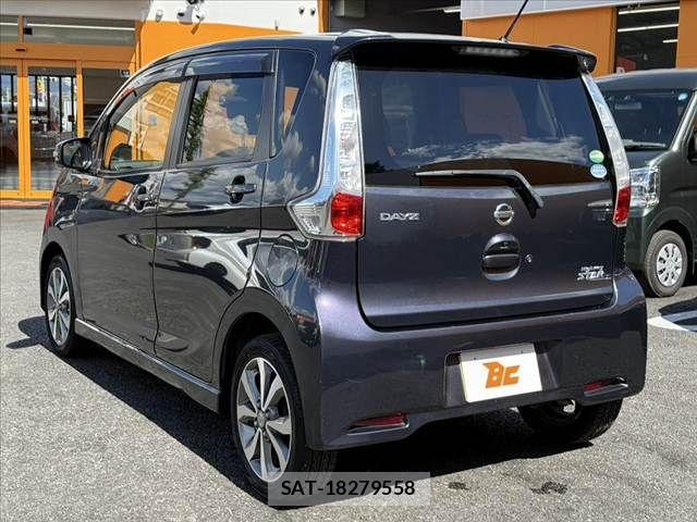 Nissan DAYZ 2013-10 8365528-12