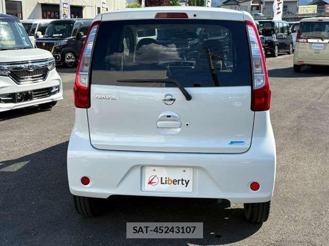Nissan DAYZ 2014-01 8364553-9