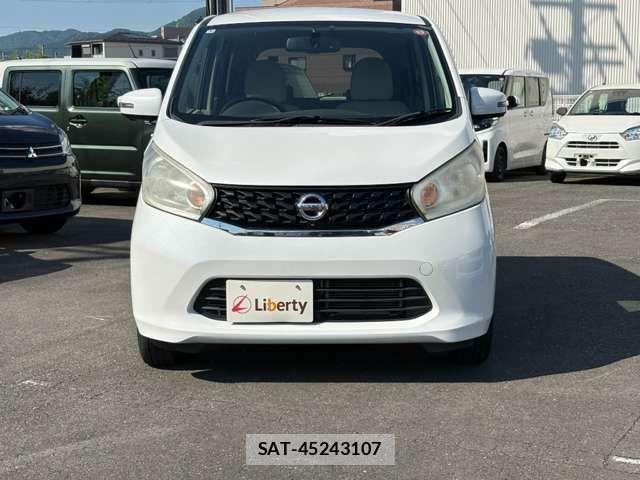 Nissan DAYZ 2014-01 8364553-4