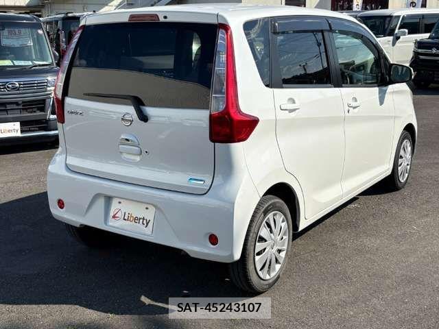 Nissan DAYZ 2014-01 8364553-8