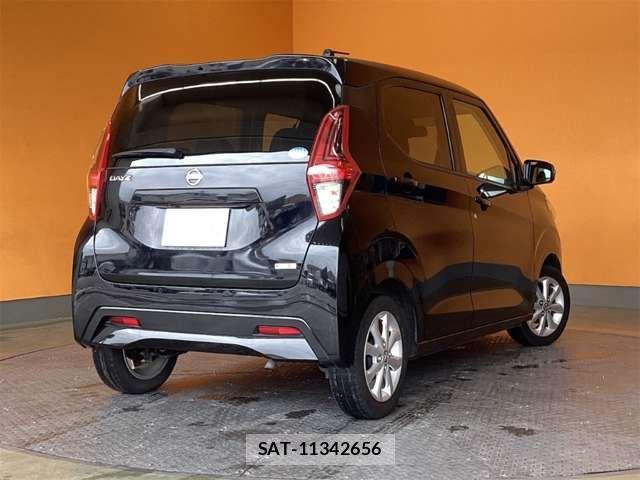 Nissan DAYZ 2021-11 8365493-8