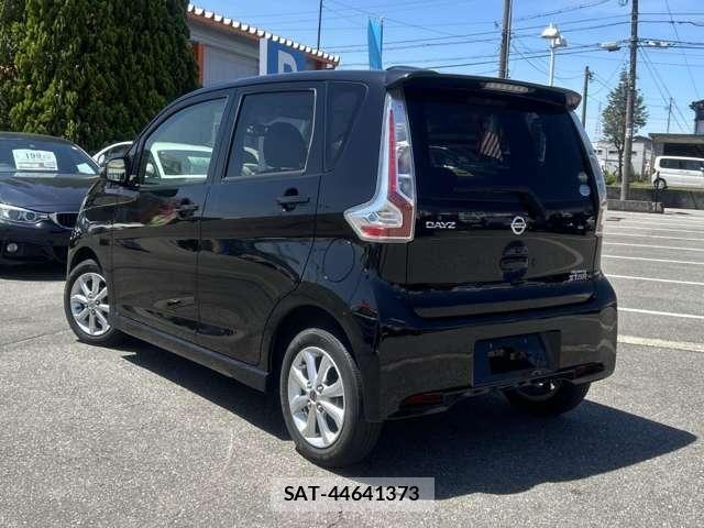 Nissan DAYZ 2018-01 8365505-8