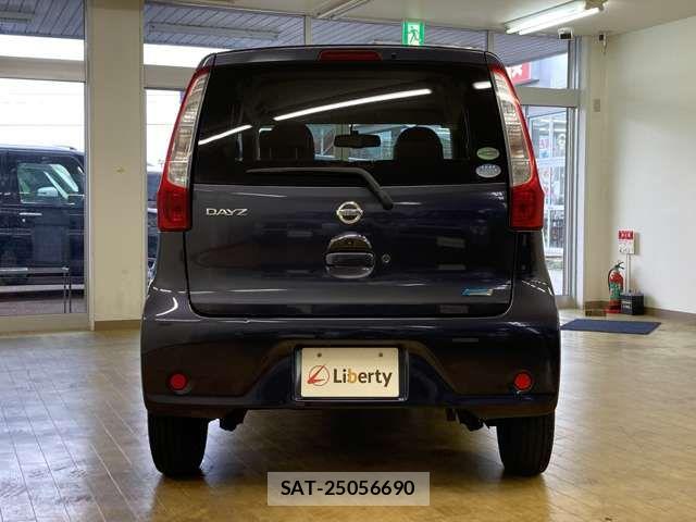 Nissan DAYZ 2013-11 8365520-9