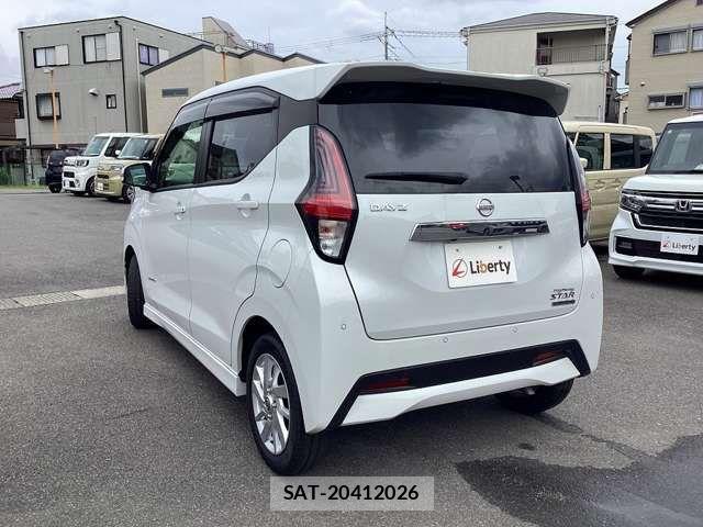 Nissan DAYZ 2022-05 8365448-10
