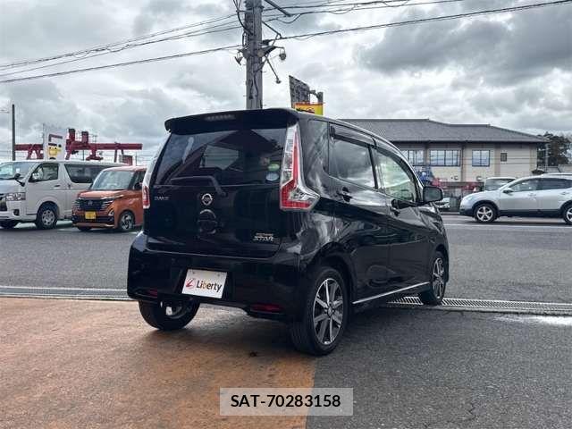 Nissan DAYZ 2018-05 8365477-11