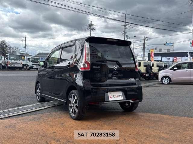 Nissan DAYZ 2018-05 8365477-13