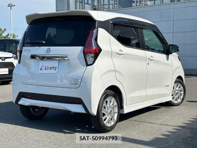 Nissan DAYZ 2022-07 8365462-11