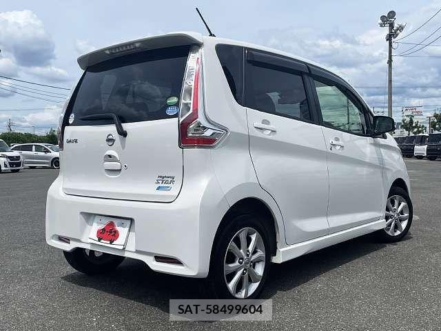 Nissan DAYZ 2015-11 8371587-2