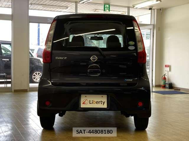 Nissan DAYZ 2013-07 8371594-9