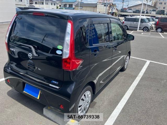 Nissan DAYZ 2014-03 8411952-11