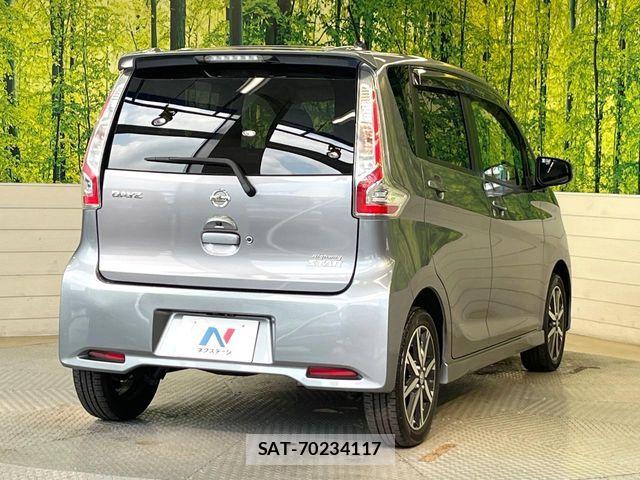 Nissan DAYZ 2017-05 8524318-16