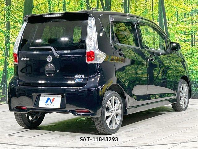 Nissan DAYZ 2014-02 8524322-16