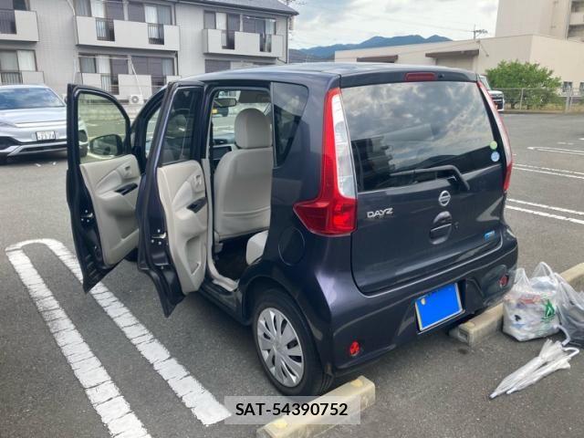 Nissan DAYZ 2014-03 8524328-11
