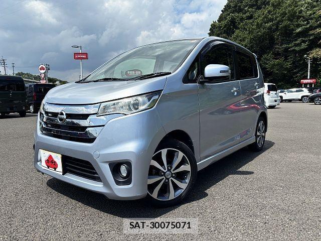 Nissan DAYZ 2015-04 8561668-0