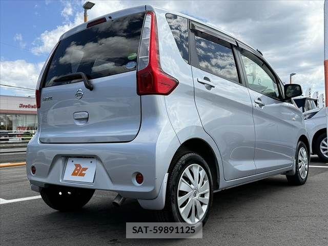 Nissan DAYZ 2013-10 8561670-12