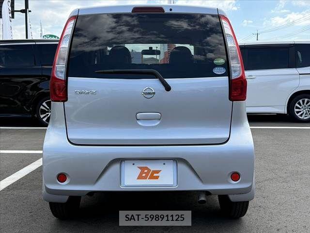 Nissan DAYZ 2013-10 8561670-13