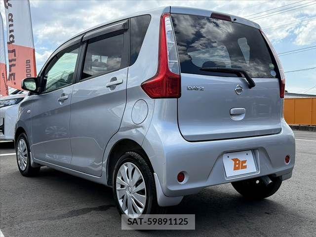 Nissan DAYZ 2013-10 8561670-14