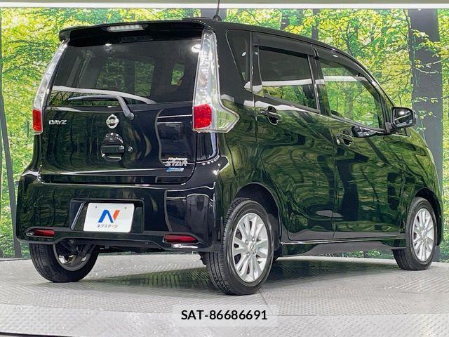 Nissan DAYZ 2015-05 8626437-16