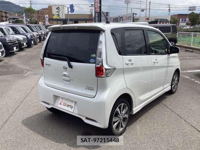 Nissan DAYZ 2013-10 8685437-11