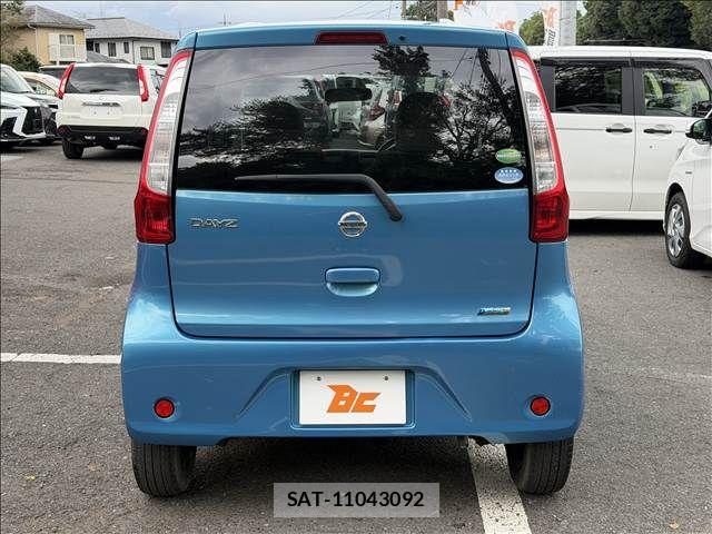 Nissan DAYZ 2013-06 8741635-22