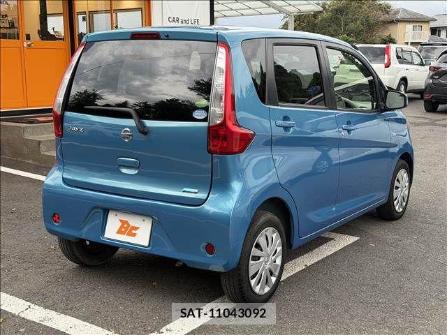 Nissan DAYZ 2013-06 8741635-23
