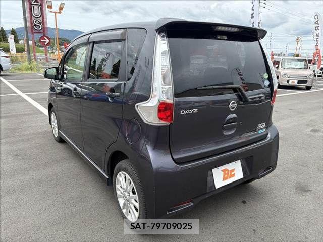 Nissan DAYZ 2014-07 8741631-13