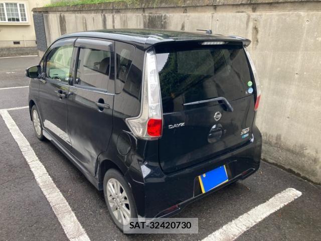 Nissan DAYZ 2013-12 8741642-4