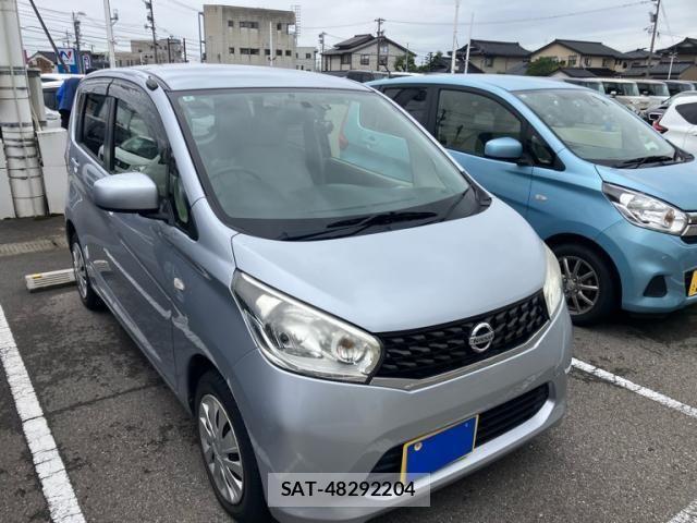 Nissan DAYZ 2014-02 8779981-0