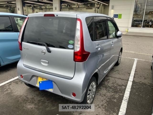 Nissan DAYZ 2014-02 8779981-5