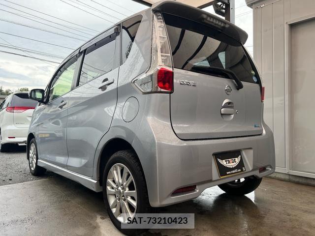 Nissan DAYZ 2014-03 8779979-2
