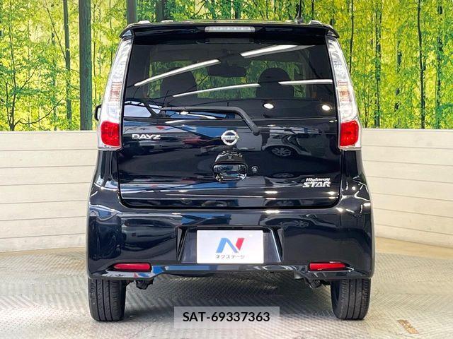 Nissan DAYZ 2015-08 8779980-15